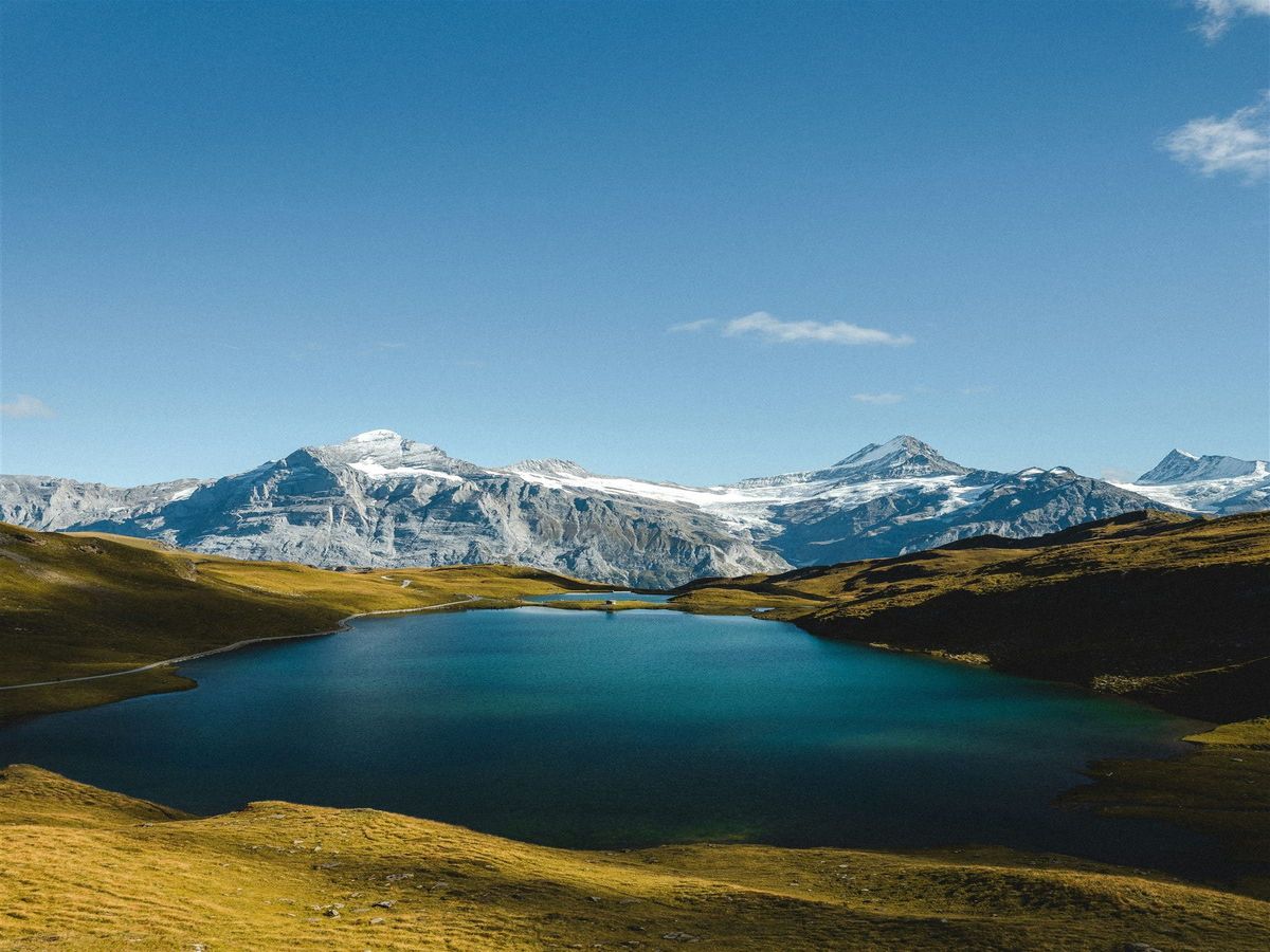 Lac alpin calme - équilibre et stabilité dans les troubles bipolaires